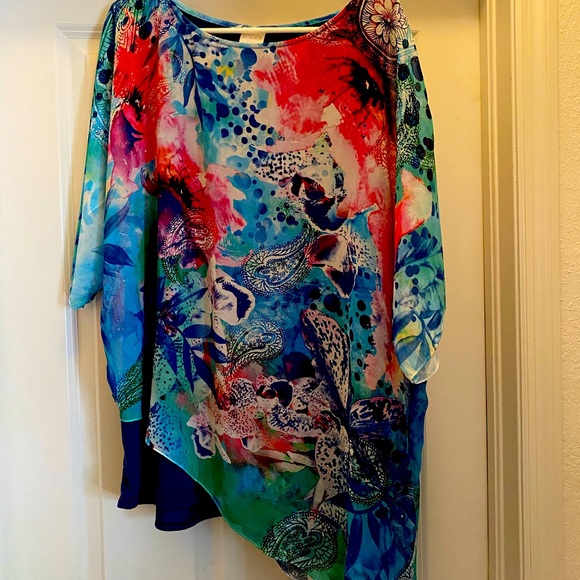 Chico's Tops - Chico’s gorgeous top blue lined with floral